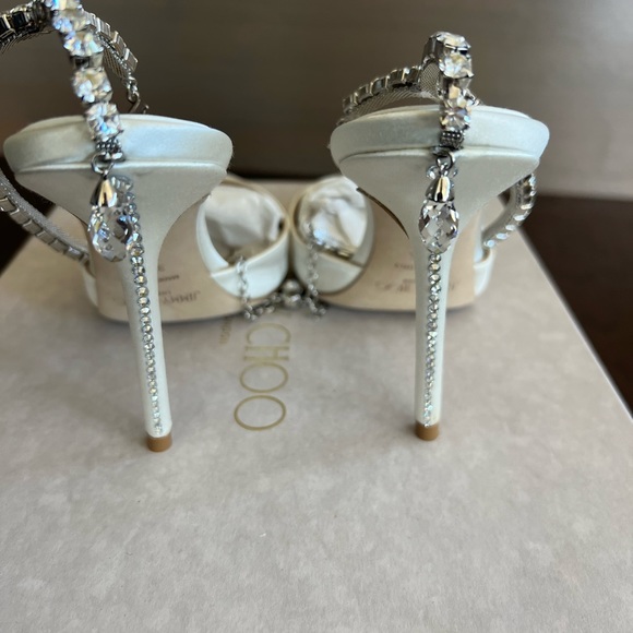 *WORN ONCE FOR PHOTOS* JIMMY CHOO Saeda Ivory Satin Pumps - Picture 6 of 16